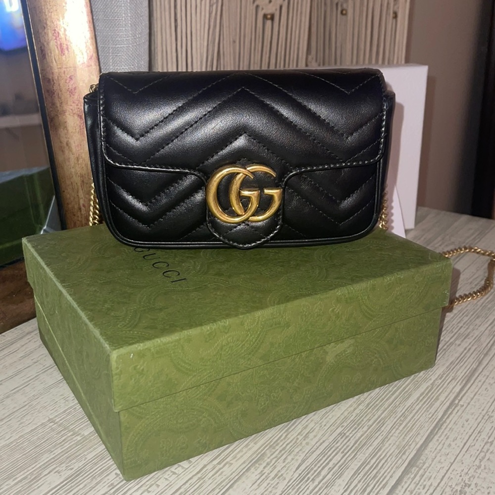 Gucci Cross body… unused Marmont super mini